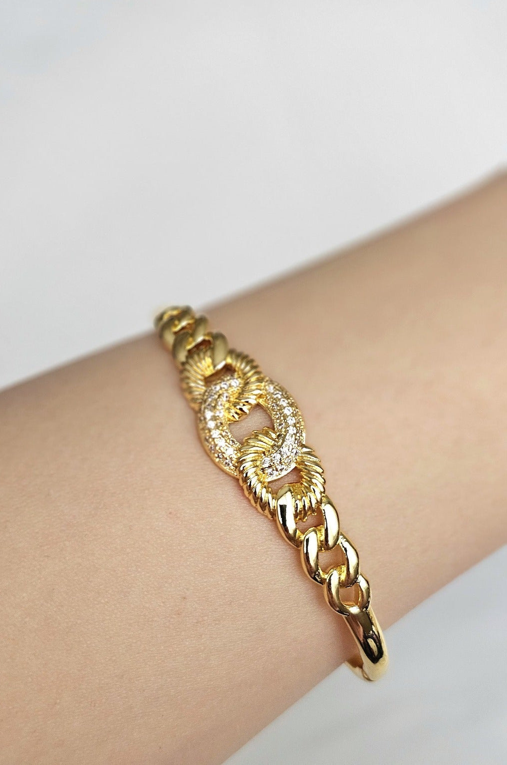 SQ SHAPED STUD BRACELET