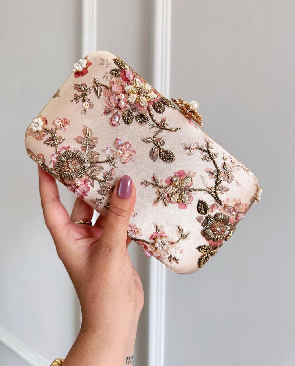 ELEGANT EMBROIDERY CLUTCH