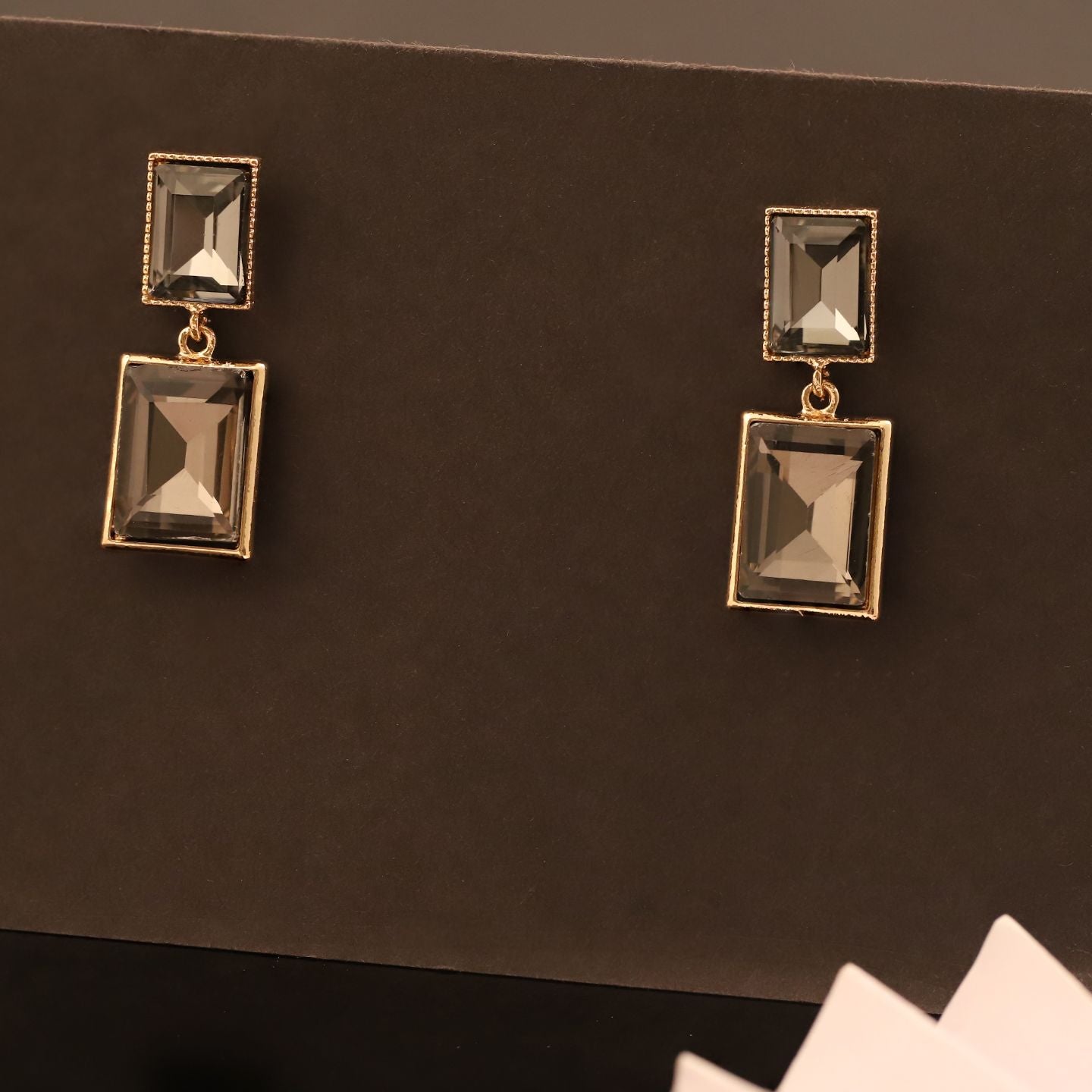 BLACK RECT EARRING