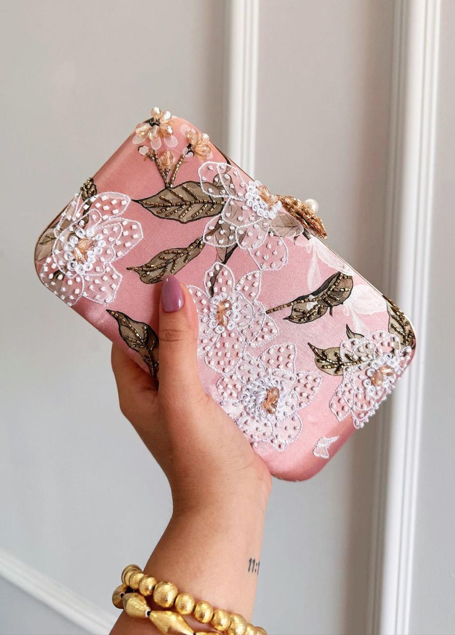 ELEGANT EMBROIDERY CLUTCH