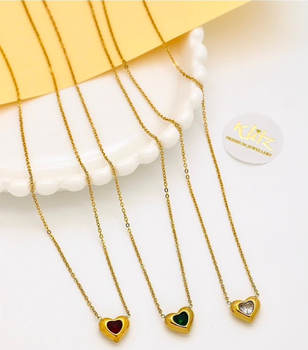 HEART SHAPED STUD NECKLACE