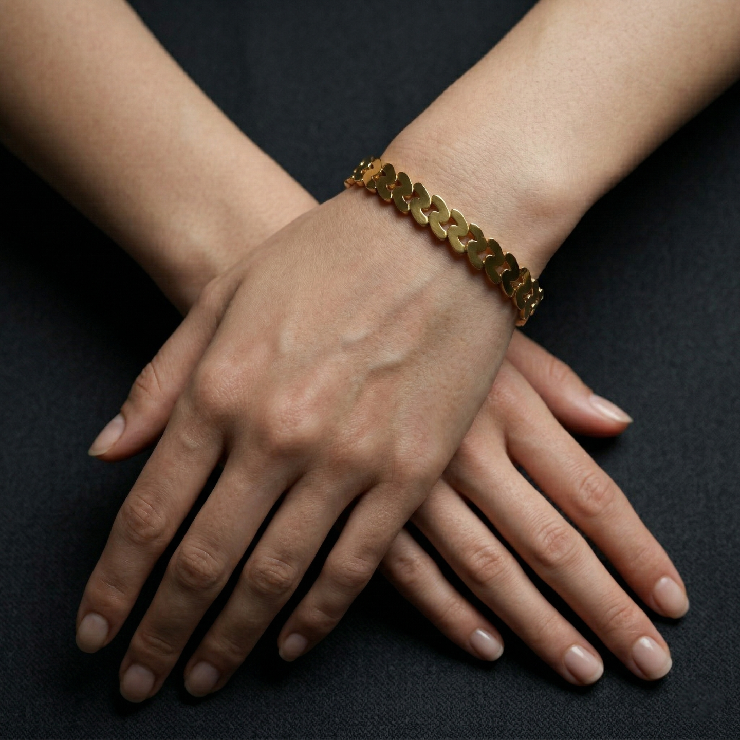 SWIRL PATTERN SOLID BRACELET