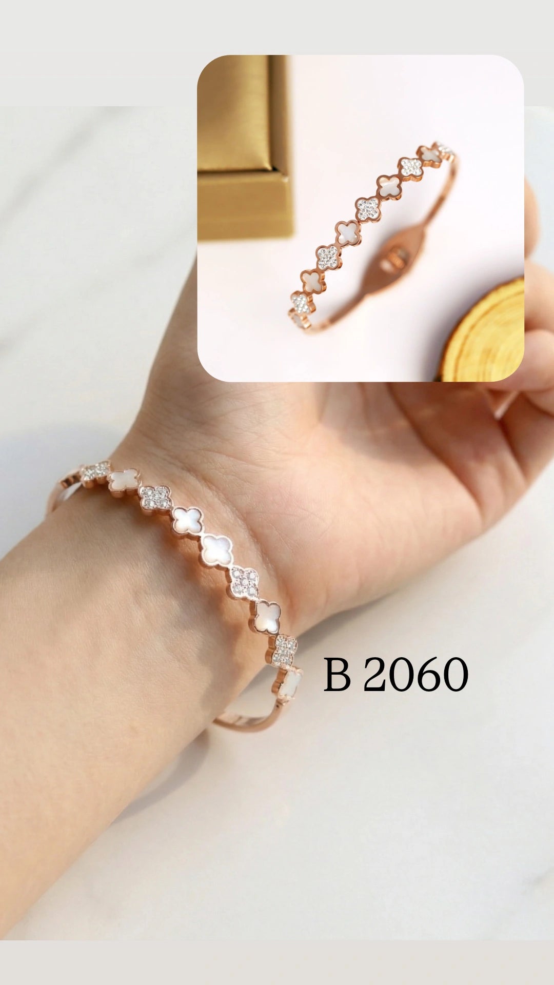 FRONT OPENABLE BRACELET