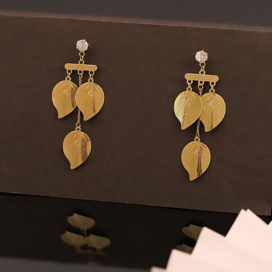 3 LEAF EARRING