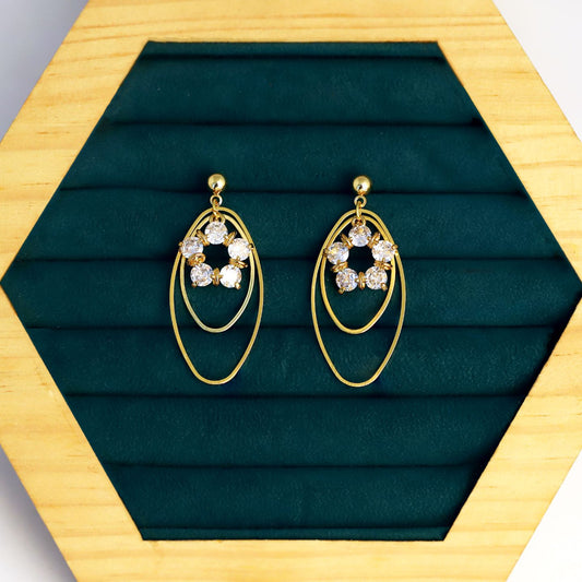 STUDDED FLOWER DESIGN EARRING