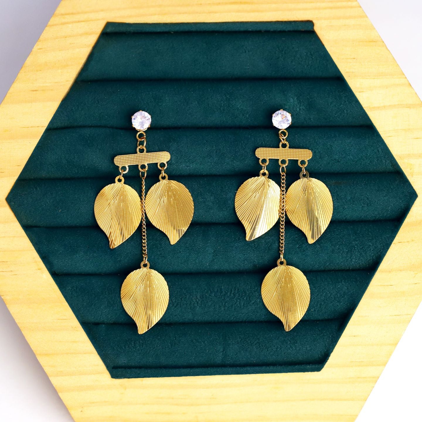 3 LEAF EARRING
