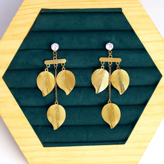 3 LEAF EARRING