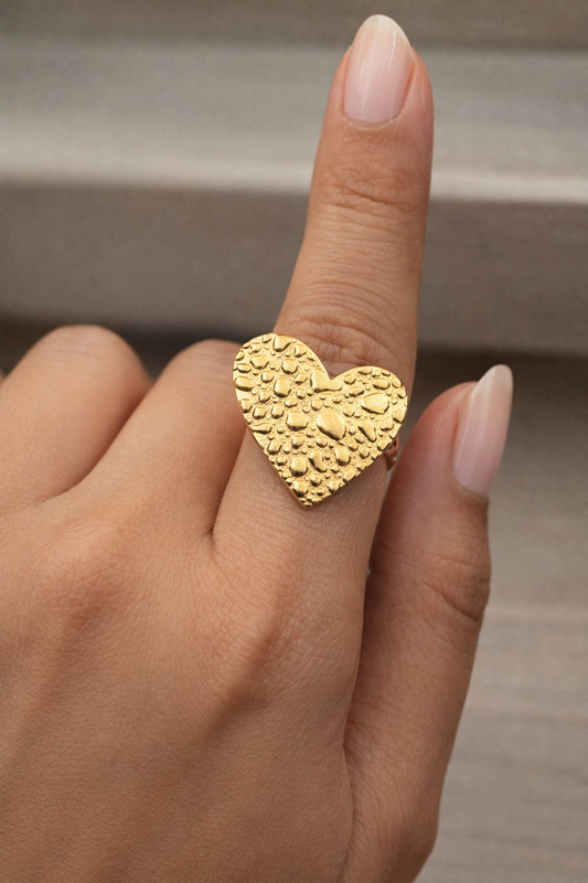 HEART TEXTURED RING