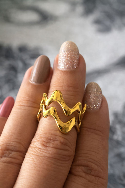 WAVE PATTERN RING