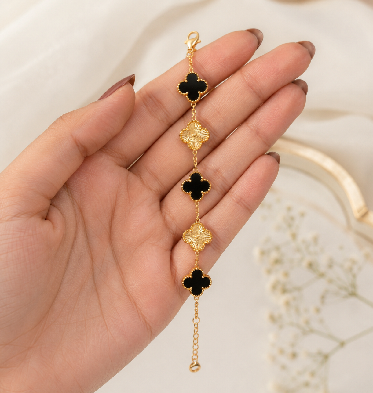 FLOWER CLOVE CHAIN BRACELET