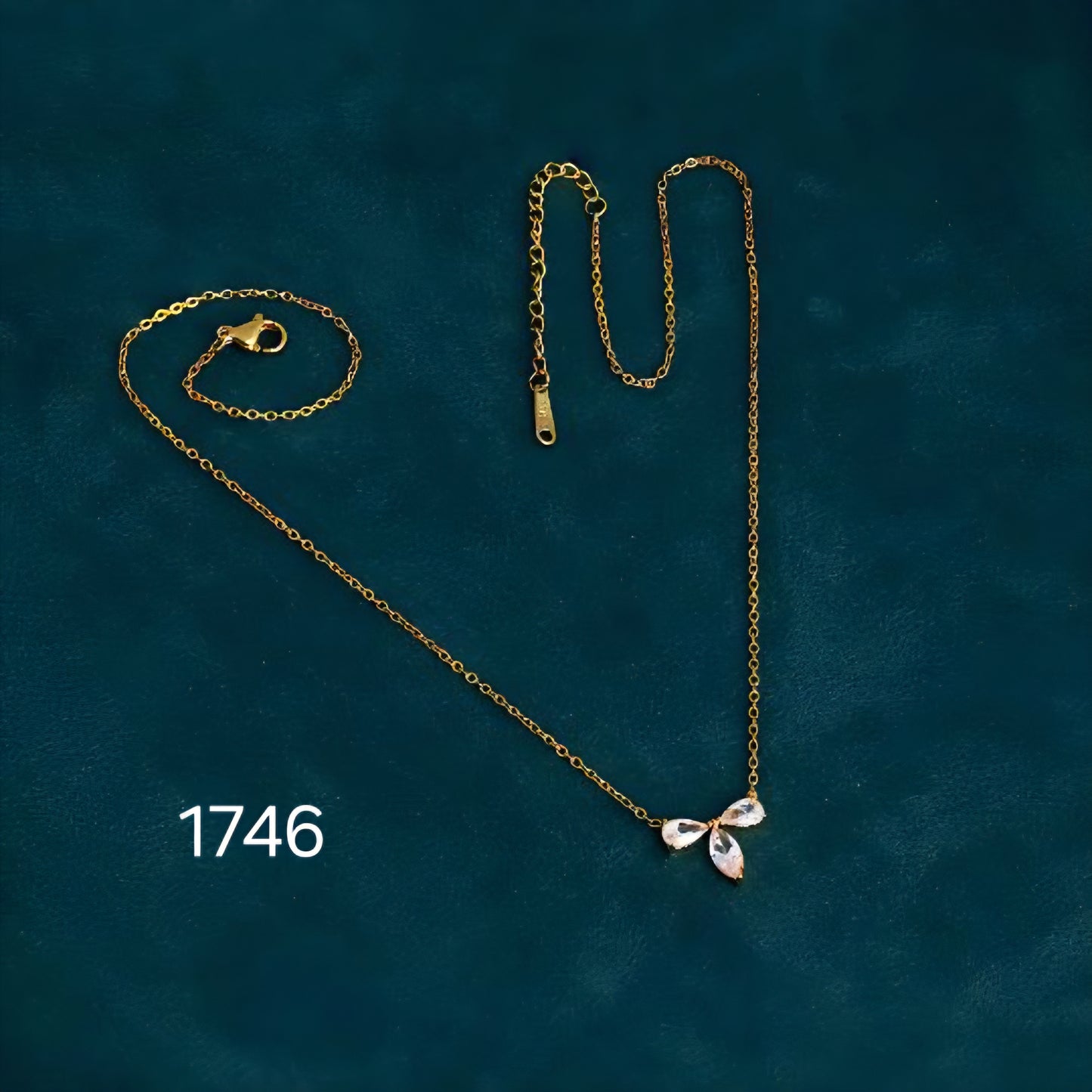 3 STONE STUDDED NECKLACE
