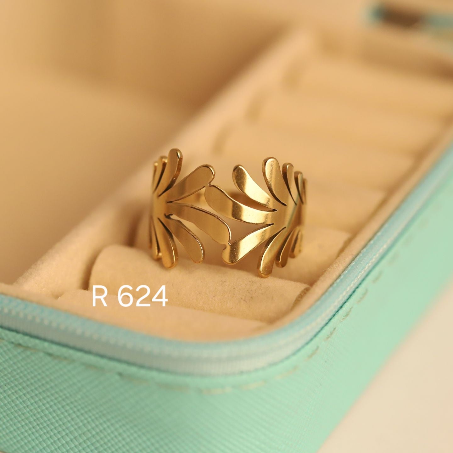 LEAF DESIGN RING