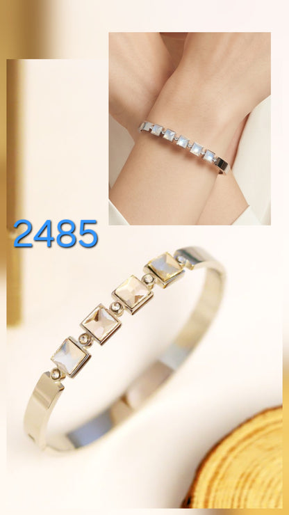 STONE SILVER BRACELET