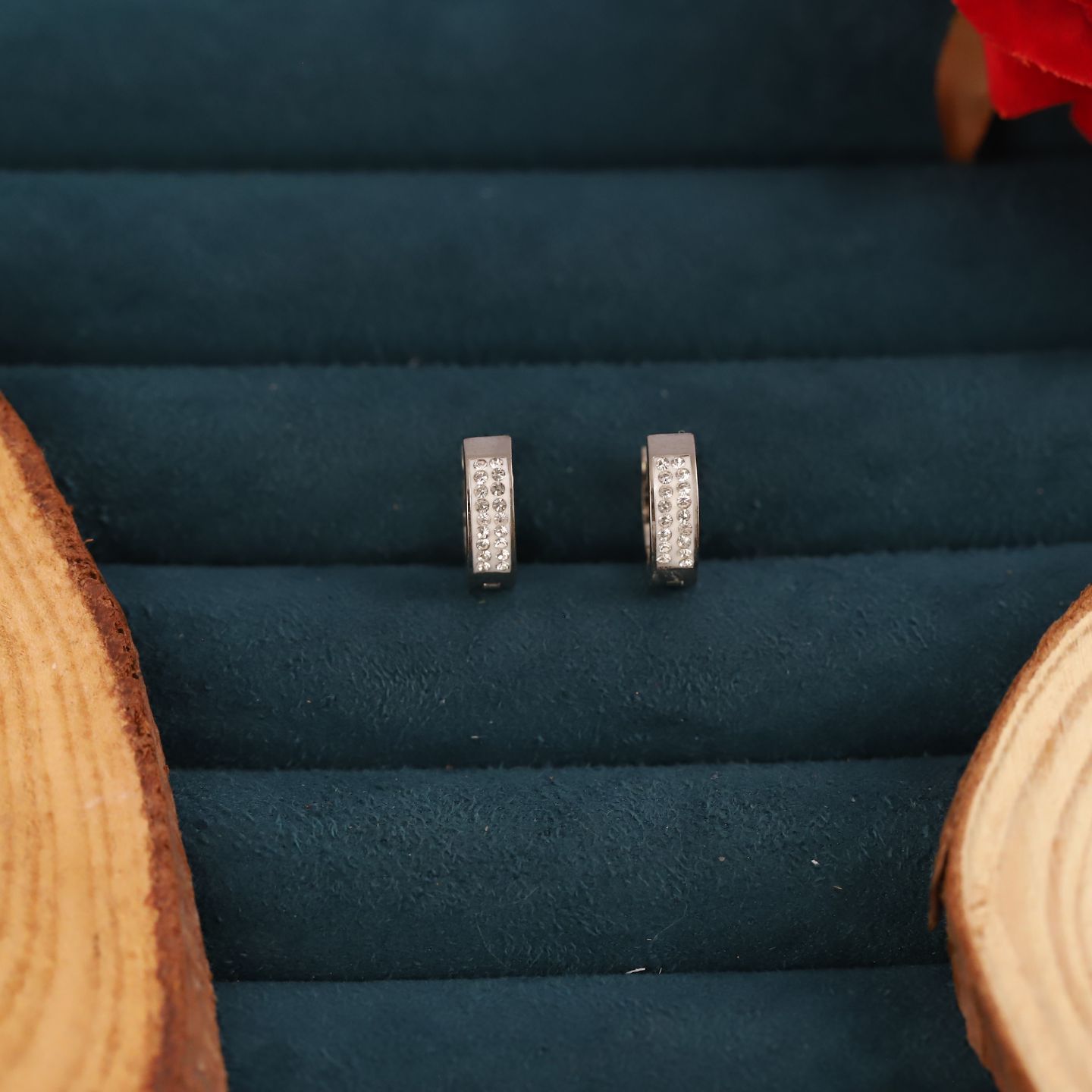 SMALL ROUND EARRING