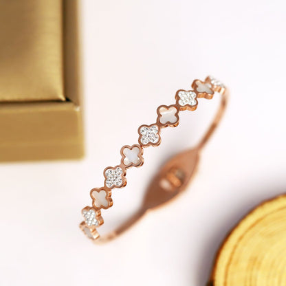 FRONT OPENABLE BRACELET
