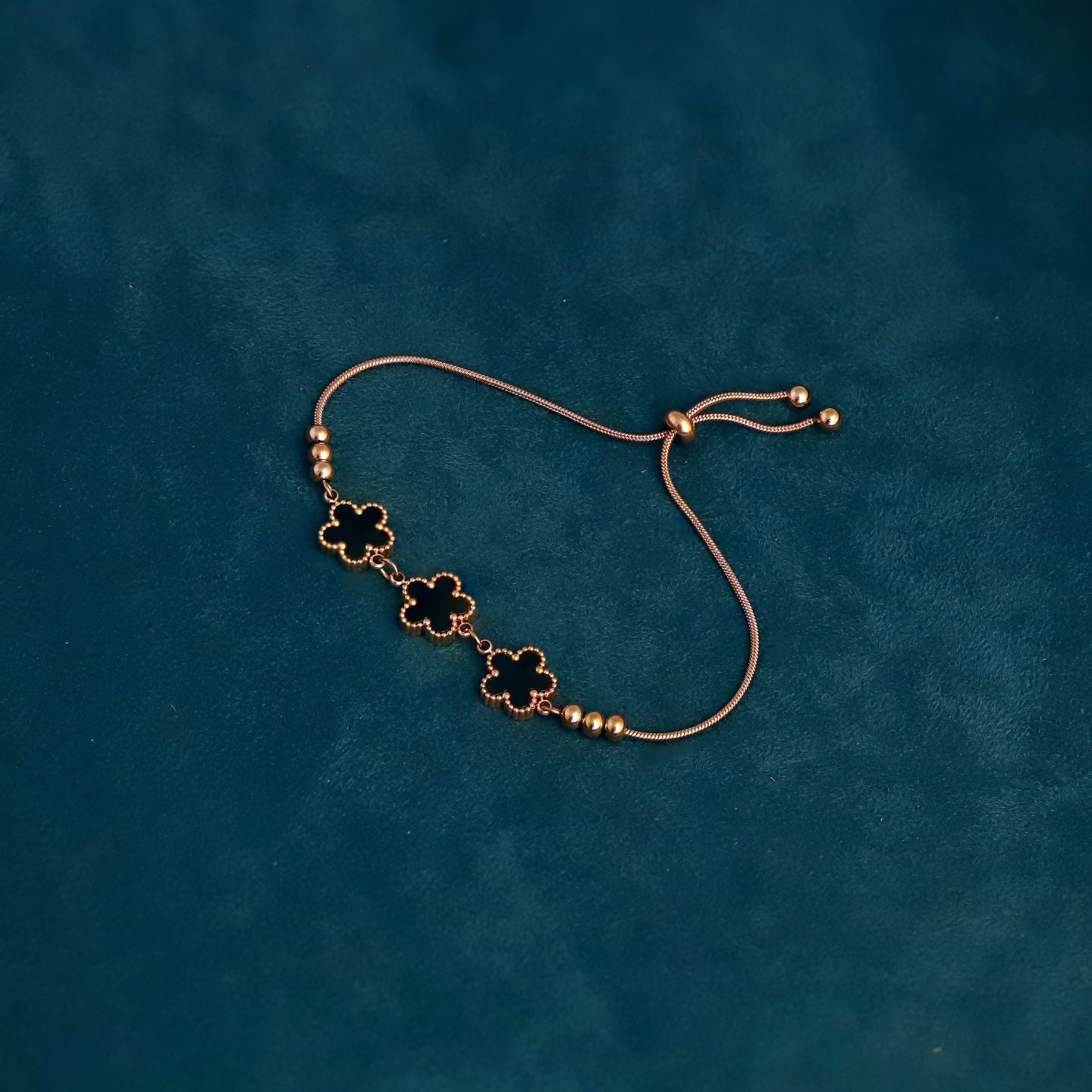 ADJUSTABLE CLOVE BRACELET