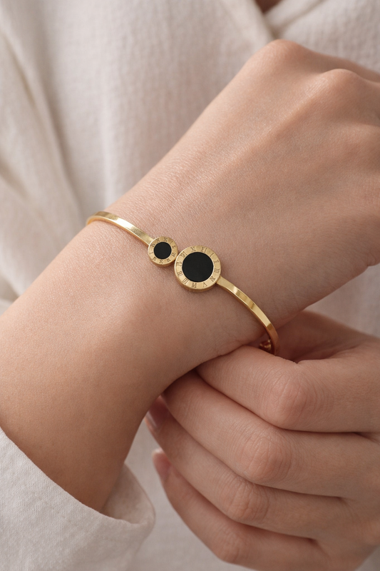SMALL CIRCLE BLACK KADA BRACELET