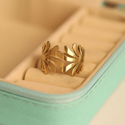 LEAF DESIGN RING