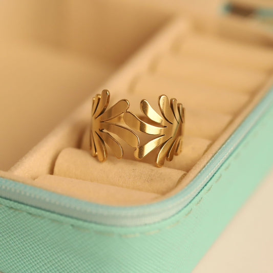 LEAF DESIGN RING