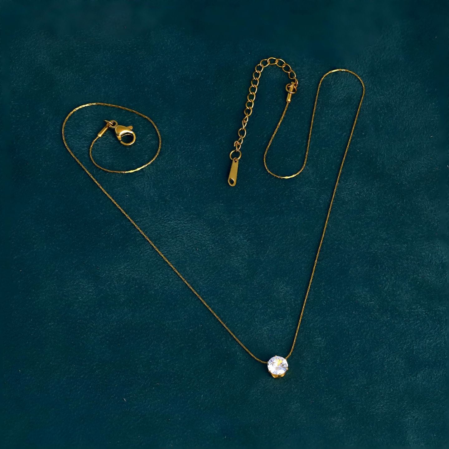 SMALL PENDANT NECKLACE