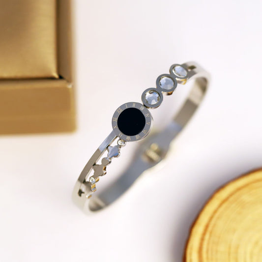 BLACK STONE SILVER BRACELET