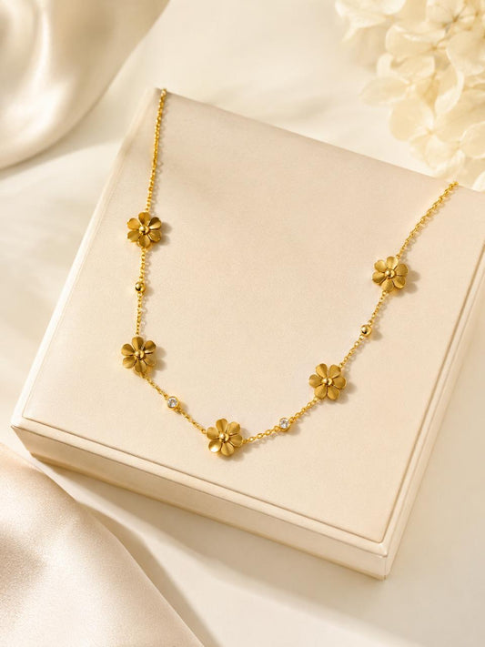 FLOWER PATTERN NECKLACE