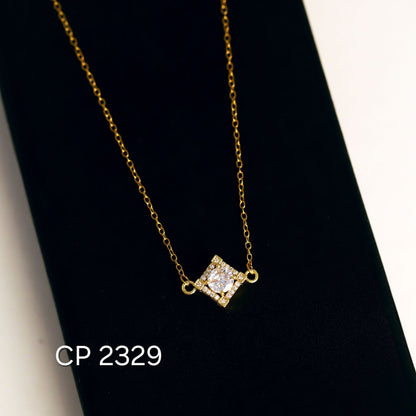 RHOMBUS SHAPED NECKPIECE