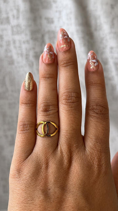 OVERLAPPING ROUND RING