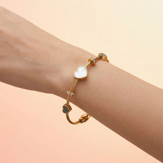HEART SHAPED MAGNET BRACELET