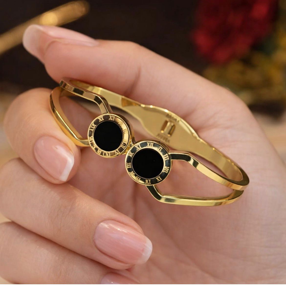 DUAL CIRCLE BLACK BRACELET