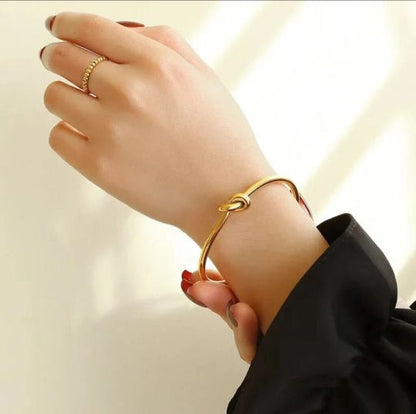 KNOT BRACELET
