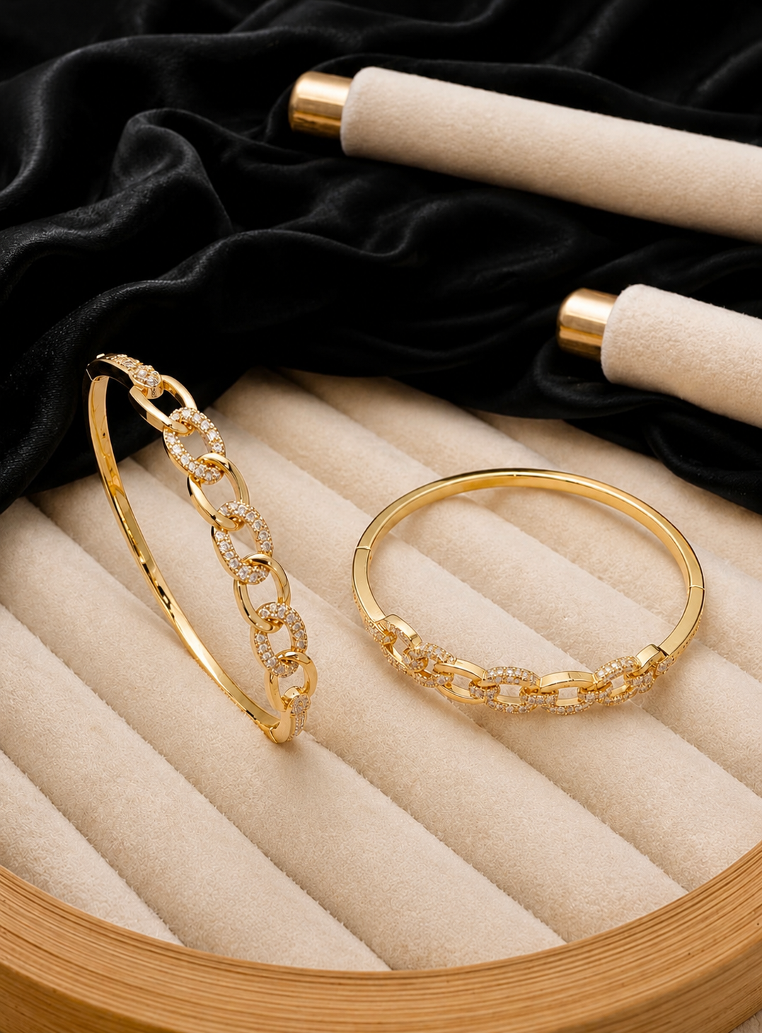 LINK STUDDED BRACELET