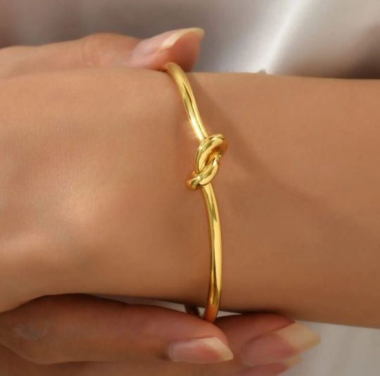 KNOT BRACELET