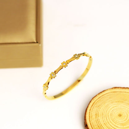 STUD BANGLE DESIGN
