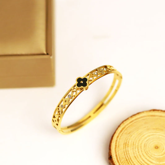 BLACK FLOWER BRACELET