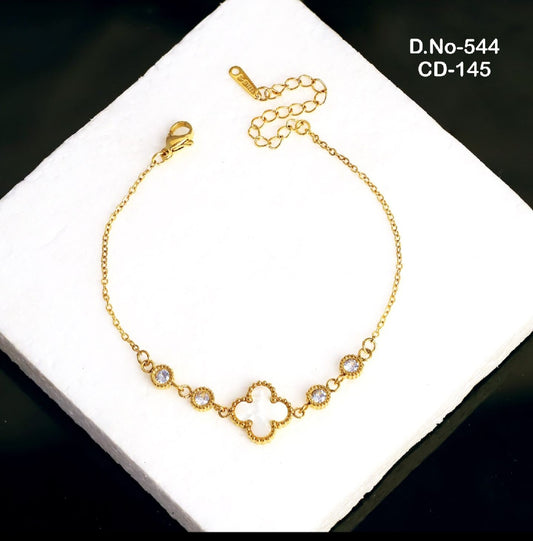 WHITE FLOWER CHAIN BRACELET