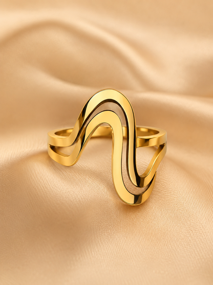 WAVY PATTERN RING