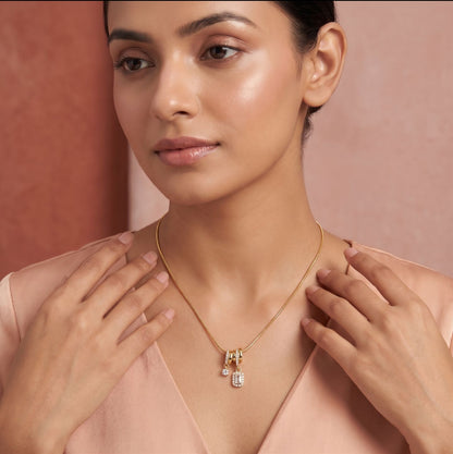 STUDDED PENDANT RECT NECKLACE