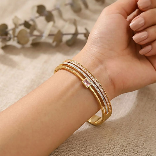 GOLDEN STONE KADA BRACELET