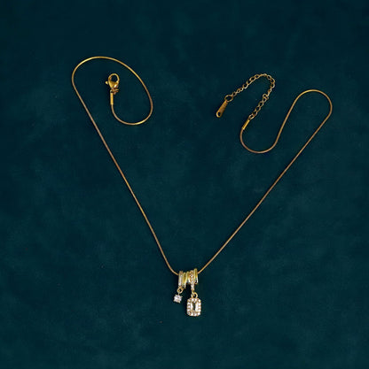 STUDDED PENDANT RECT NECKLACE
