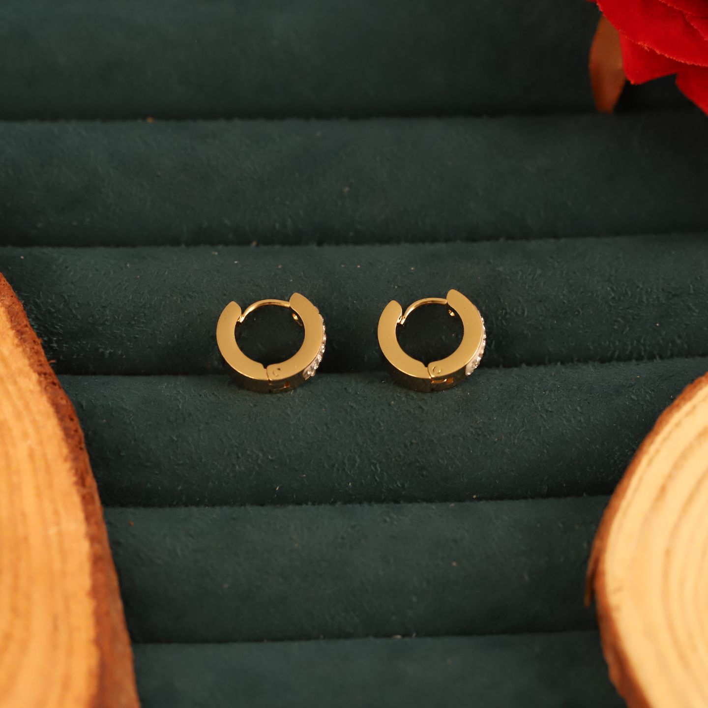 SMALL ROUND EARRING