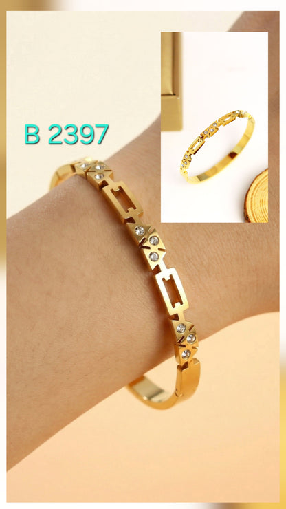 STUD DESIGN BANGLE BRACELET