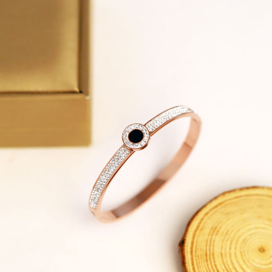 STUDDED BLACK CIRCLE KADA