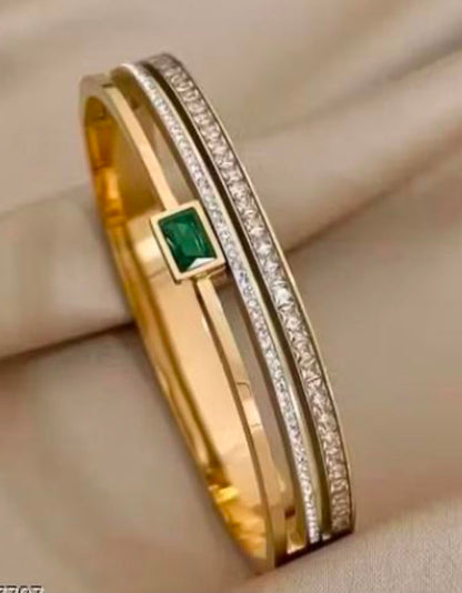 GOLDEN STONE KADA BRACELET