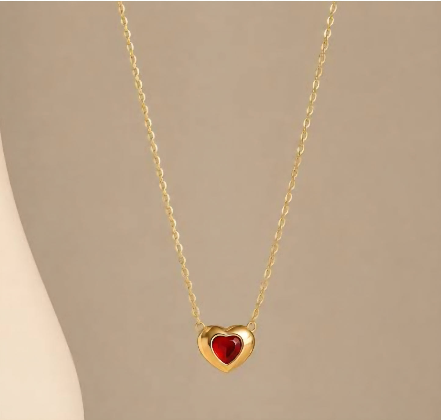 HEART SHAPED STUD NECKLACE